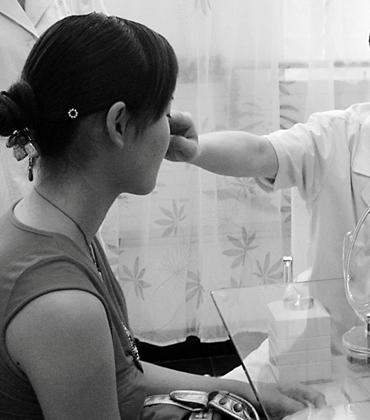 甘当指明灯 学生MM隆鼻体验大公开