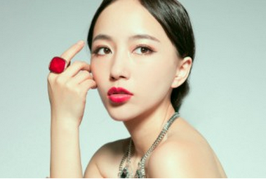 耳软骨隆鼻的特点