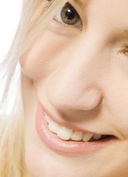 假体隆鼻后会不会留疤