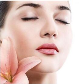 假体隆鼻的效果