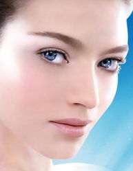 假体隆鼻后的效果