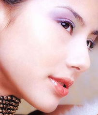 假体隆鼻的注意事项