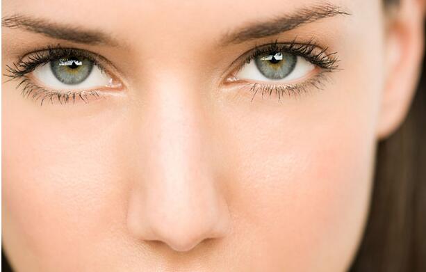 假体隆鼻手术后的护理