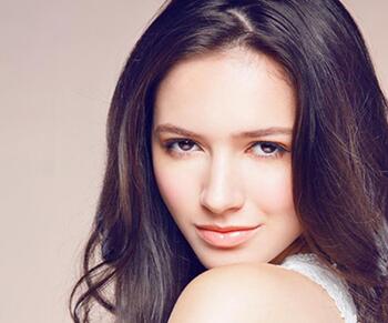 假体隆鼻手术后效果,