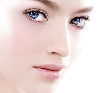 假体隆鼻的效果