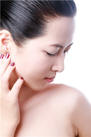 玻尿酸隆鼻和假体隆鼻的区别