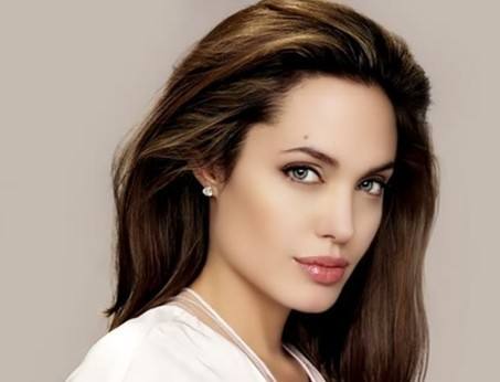 假体隆鼻后出现穿孔