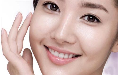 进口假体隆鼻多少钱