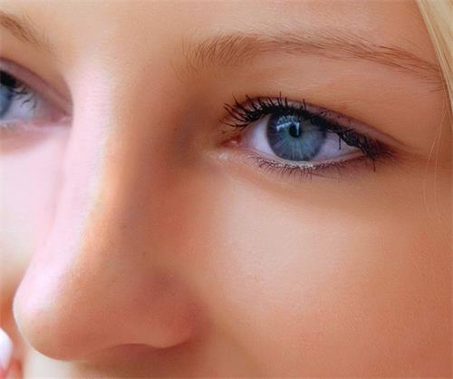 歪鼻矫正手术的过程