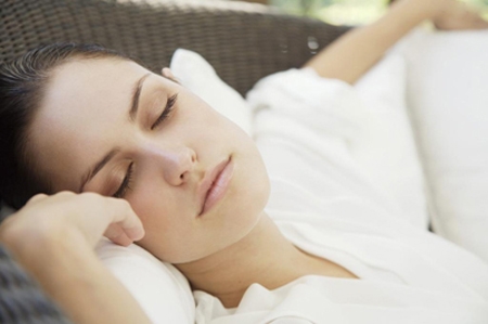 假体隆鼻会变形吗