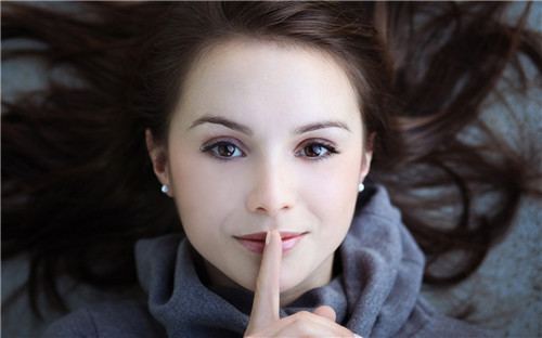 膨体隆鼻会变形吗