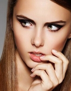 鼻梁高挺就是好