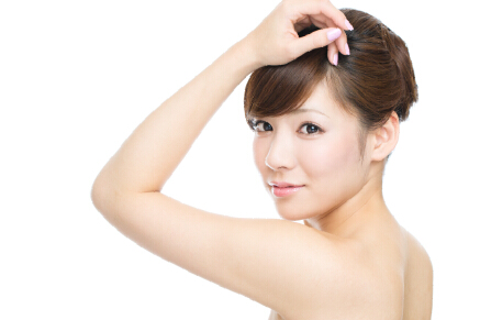 贪便宜得不偿失 女子“DIY隆鼻”致毁容